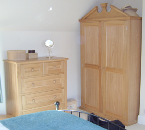 Oak Wardrobe and Chest of Drawers